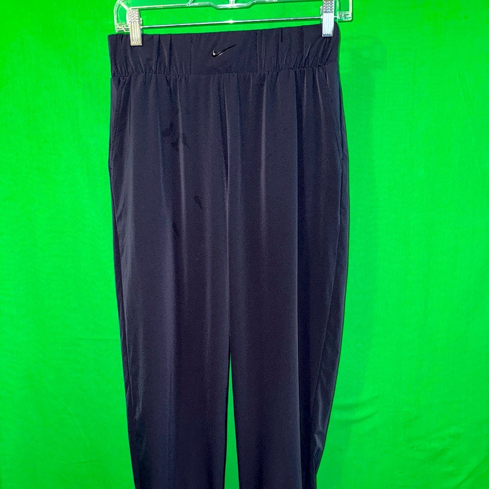 Nike Bliss Luxe Women’s Black Woven Athletic Training Jogging Pants